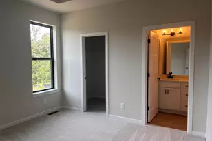 9569 S Sophia Ct, Franklin, WI 53132 - Photo 14