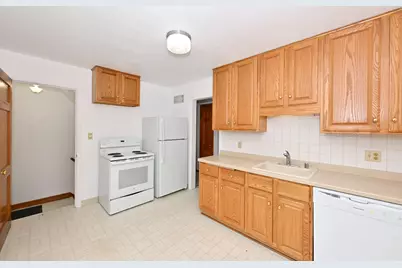 3672 S 19th St, Milwaukee, WI 53221 - Photo 12