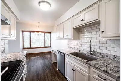 N85W15650  Ridge Rd #302, Menomonee Falls, WI 53051 - Photo 34
