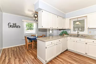1220  Lakeview Ave, South Milwaukee, WI 53172 - Photo 10