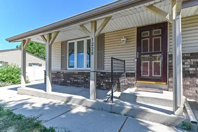 1220  Lakeview Ave, South Milwaukee, WI 53172 - Photo 4