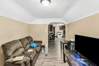 3172 N 30th St, Milwaukee, WI 53216 - Photo 8