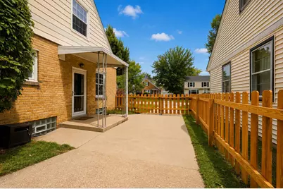 7923  Eagle St, Wauwatosa, WI 53213 - Photo 26