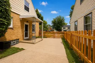 7923 Eagle St, Wauwatosa, WI 53213 - Photo 26