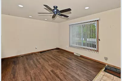 2115  6 Mile Rd, Racine, WI 53402 - Photo 4