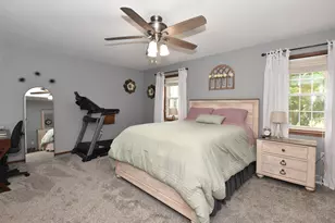 384 Willow Grove Dr, Pewaukee, WI 53072 - Photo 20