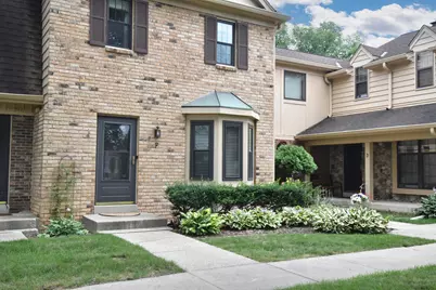 384  Willow Grove Dr #F, Pewaukee, WI 53072 - Photo 1