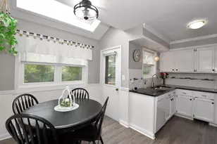 384 Willow Grove Dr, Pewaukee, WI 53072 - Photo 10