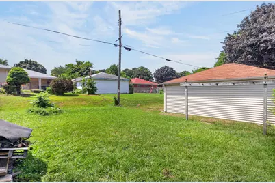 8109 W Potomac Ave, Milwaukee, WI 53218 - Photo 32