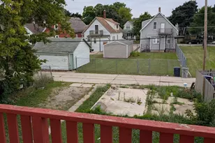 2545 N 21st St, Milwaukee, WI 53206 - Photo 12