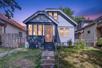 3827  Dr William Finlayson St, Milwaukee, WI 53212 - Photo 2