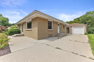 11004 W Wisconsin Ave, Wauwatosa, WI 53226 - Photo 2