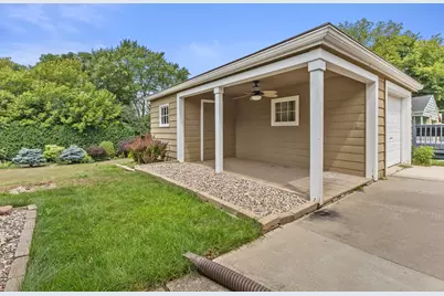 11004 W Wisconsin Ave, Wauwatosa, WI 53226 - Photo 4
