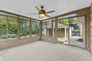 11004 W Wisconsin Ave, Wauwatosa, WI 53226 - Photo 26