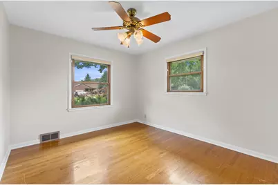 11004 W Wisconsin Ave, Wauwatosa, WI 53226 - Photo 22