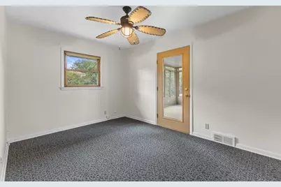 11004 W Wisconsin Ave, Wauwatosa, WI 53226 - Photo 18
