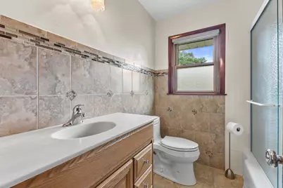 11004 W Wisconsin Ave, Wauwatosa, WI 53226 - Photo 20