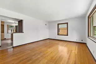 11004 W Wisconsin Ave, Wauwatosa, WI 53226 - Photo 10