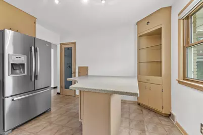 11004 W Wisconsin Ave, Wauwatosa, WI 53226 - Photo 14