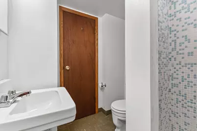 11004 W Wisconsin Ave, Wauwatosa, WI 53226 - Photo 32