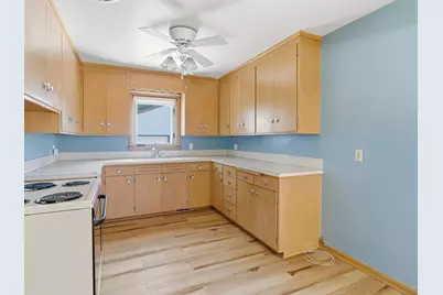 1605 S 18th St, Manitowoc, WI 54220 - Photo 12