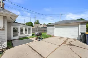 624 S 105th St, West Allis, WI 53214 - Photo 18