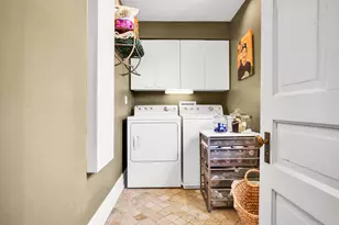 1323 N Astor St, Milwaukee, WI 53202 - Photo 26