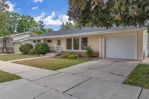 903 N 27th St, Sheboygan, WI 53081 - Photo 2