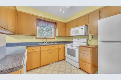 903 N 27th St, Sheboygan, WI 53081 - Photo 8
