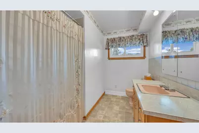 903 N 27th St, Sheboygan, WI 53081 - Photo 16