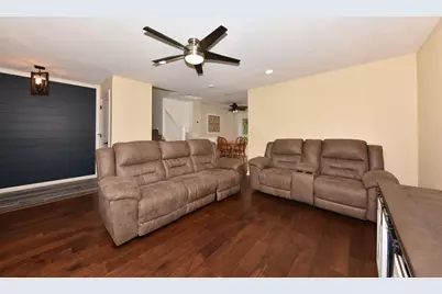 400  Indiana Ct, West Bend, WI 53095 - Photo 4