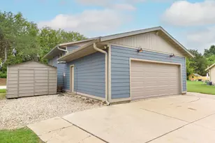 400 Indiana Ct, West Bend, WI 53095 - Photo 28
