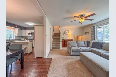 N51W16590  Fair Oak Ct, Menomonee Falls, WI 53051 - Photo 8