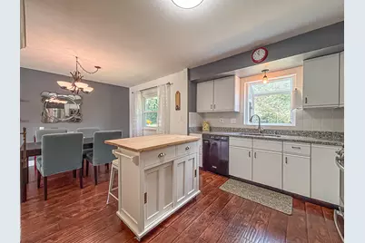 N51W16590  Fair Oak Ct, Menomonee Falls, WI 53051 - Photo 14