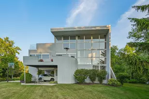 580 Lake Shore Rd, Grafton, WI 53024 - Photo 2