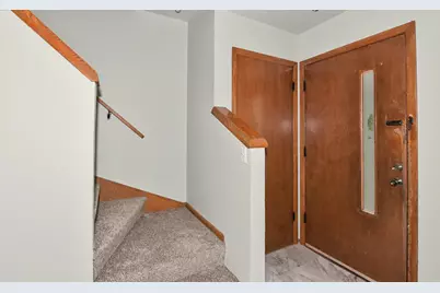 5111  Maplewood Dr #5113, Greendale, WI 53129 - Photo 14