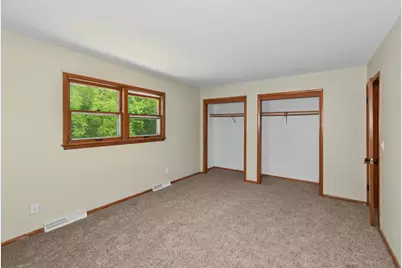 5111  Maplewood Dr #5113, Greendale, WI 53129 - Photo 18