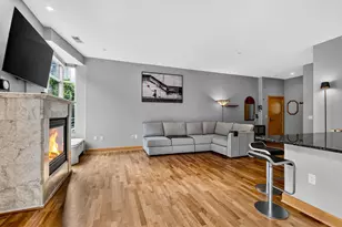 1111 N Marshall St, Milwaukee, WI 53202 - Photo 12