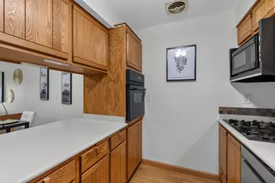 3333  5th Ave #2-J, South Milwaukee, WI 53172 - Photo 6