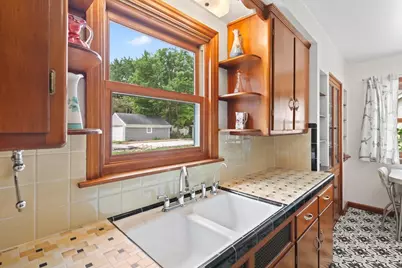 638 N Hine Ave, Waukesha, WI 53188 - Photo 14
