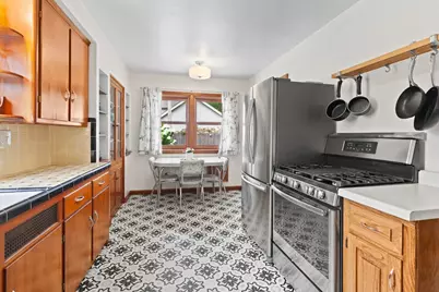 638 N Hine Ave, Waukesha, WI 53188 - Photo 10