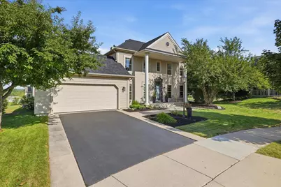 917  Parkton Dr, Waukesha, WI 53189 - Photo 2