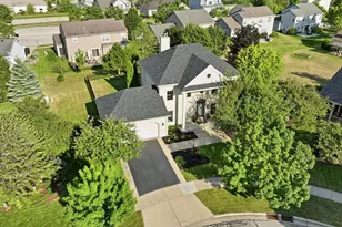 917 Parkton Dr, Waukesha, WI 53189 - Photo 32