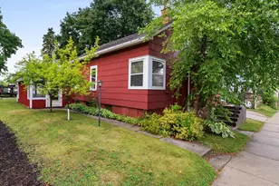 1619 21st St, Two Rivers, WI 54241 - Photo 2