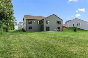 W194N15787 E Gate Ct, Jackson, WI 53037 - Photo 38