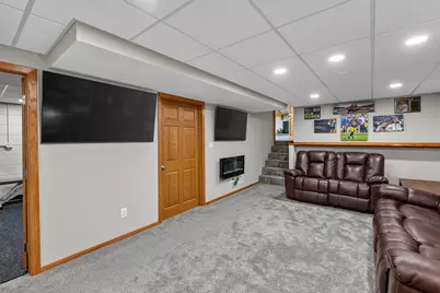 W276N1228  Spring Hill Dr, Pewaukee, WI 53072 - Photo 18