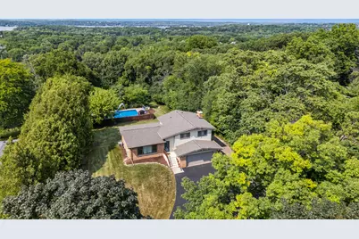 W276N1228  Spring Hill Dr, Pewaukee, WI 53072 - Photo 38