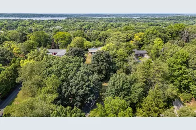 W276N1228  Spring Hill Dr, Pewaukee, WI 53072 - Photo 40