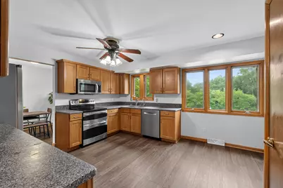 W276N1228  Spring Hill Dr, Pewaukee, WI 53072 - Photo 2