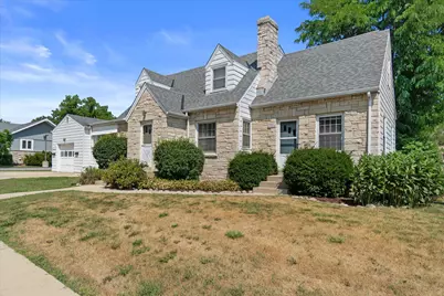 N89W15660  Main St, Menomonee Falls, WI 53051 - Photo 2